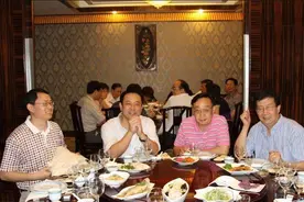 广东喝酒“怪象”，年轻人追洋酒，老一辈人看不上，独爱还是白酒图片