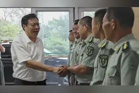 聊城高唐 杨新胜开展八一走访慰问图片