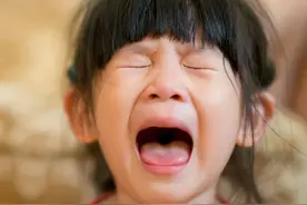 读《可以把他塞回肚子里吗》，才知改掉孩子脾气，先放下父母怒气图片