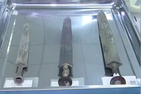 荆州出土的青铜剑，为何历经千年还有杀伤力？原因被他找到了图片