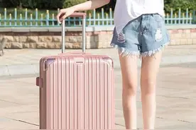 女孩子买22寸还是24寸行李箱比较好图片