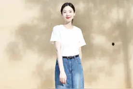 初秋衣服在精不在多，跟着博主学“一裙多穿”，花钱少穿得更美图片