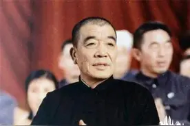 文革结束后，陈永贵主动辞职承担责任，由副总理变回了农民图片