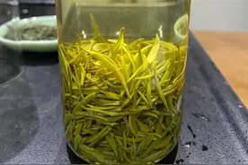 绿茶泡出来真的是越绿越好吗？图片