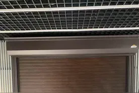 硬质快速卷帘门图片