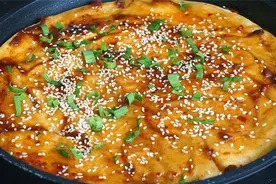 从小吃摊学的酱香饼做法，酱香浓郁，外脆里软层次多，味道真正宗图片