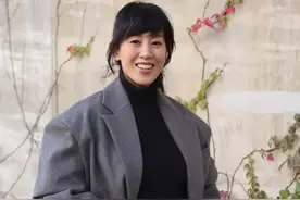 香港知名女星产二胎后复出！再婚嫁小7岁鲜肉丈夫，俩儿子颜值高图片