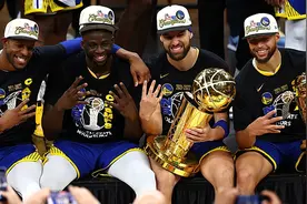 断剑重铸王者归来！回顾库里和勇士的三年历程图片