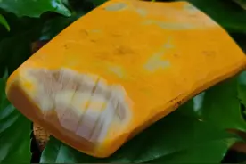 石英质玉石的使用历史及其与传统青白玉的对比图片