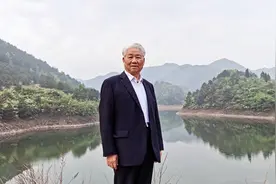 参加对越反击战的衡阳上将——雷鸣球 曾任南京军区政治委员图片