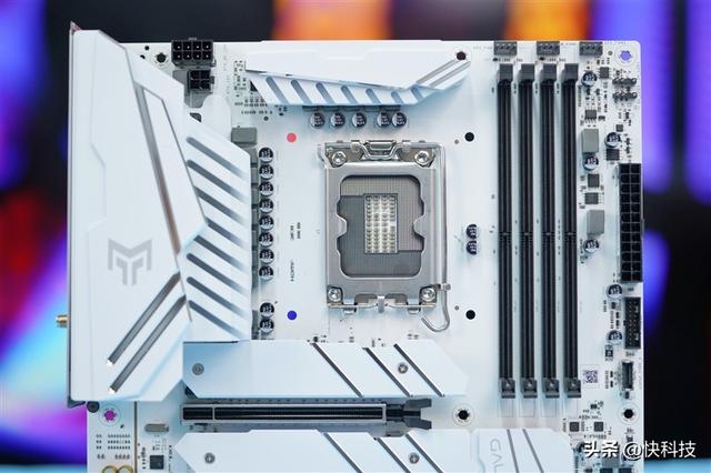 ǧԪ��������Ӱ��B760������ʦD5 Wi-Fi�׽������:13600K��Ѫ����