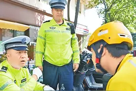 乌鲁木齐晚报报道引发社会广泛关注 交警在全市开展电动车专项整治图片