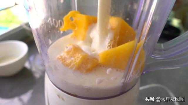 芒果什么时候放进花胶牛奶里 2026年芒果牛奶花胶做法