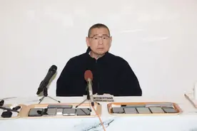 刘銮雄开发布会澄清最爱李嘉欣，演什么纯情老男孩呢？图片
