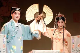 青春版《牡丹亭》全本登台重庆大剧院连演三天图片