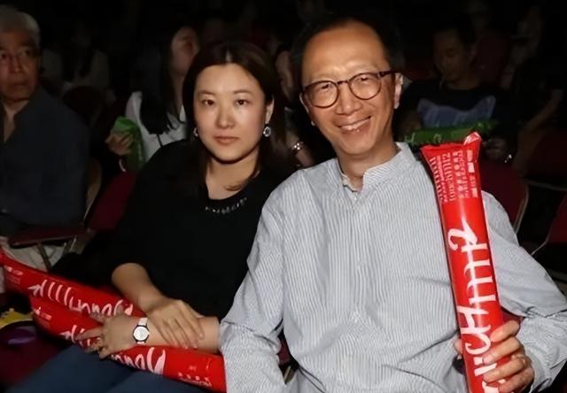 香港财神爷梁锦松，给祖国狂赚3万亿，如今为生4胎花99亿买下医院