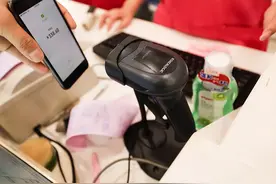 为何越发达的国家，越不流行支付宝和微信支付？周小川一语说破图片