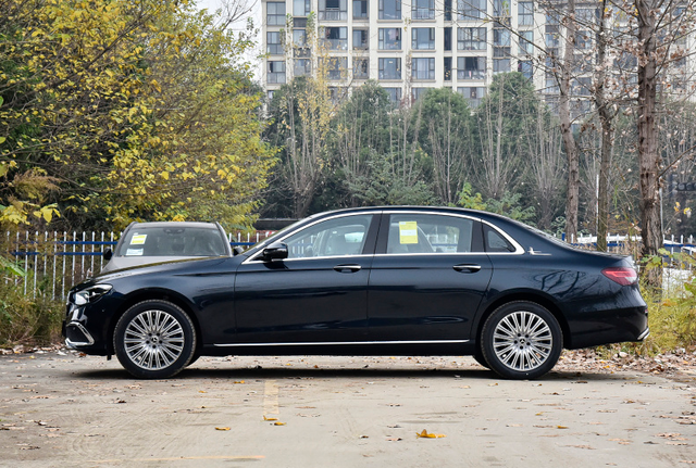 46万提了辆奔驰E300L，开了2个月后，车主终于说出真实感受