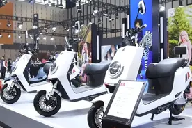 这2款电动车，不要驾照，售价超过4000元，你怎么看？图片