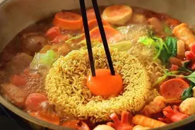 资深吃货推荐：这4款速食面要尝尝，筋道好吃又饱腹，价格也公道图片