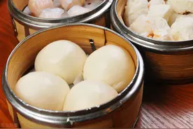 夏天蒸馒头，发面容易酸，牢记3个小妙招，馒头暄软膨大图片