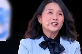 这还是《非诚勿扰》里的导师黄菡吗？时隔7年荧幕露脸，判若两人图片