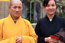 黑丝尼姑开豪车住别墅，戴假发逛夜店，跟和尚结婚，这个尼姑会玩图片