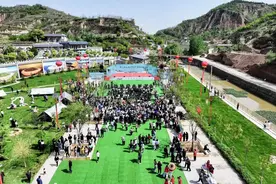 石楼：槐花节图闻图片