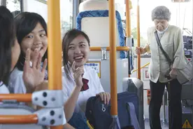 2022年，成都老年人公交卡政策迎来调整，老年人要注意图片