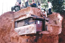 福建出土南宋古墓，墓中夫妻700年不腐，血管清晰，皮肤仍有弹性图片