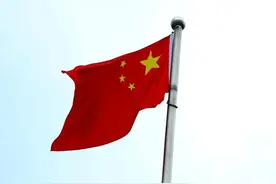 天安门每天升起的国旗都是崭新的，那换下来的国旗，都去哪了呢？图片