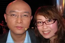 从搬货工到"江苏卫视一哥"，结婚30年0绯闻，孟非：妻子成就了我图片