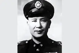 只用奴才，不用人才，蒋介石错过的3员大将图片