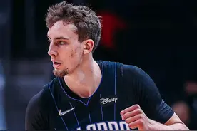 NBA今日红黑榜：詹姆斯库里同创纪录！鹈鹕1换3苦吞千万垃圾合同图片