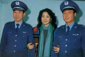 飞行员王学成：1983年驾驶歼5战机叛逃台湾，邓丽君亲自接风洗尘图片