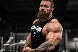 “红脸哥”警告健美运动员不要使用类固醇，但他打算重返健美舞台图片