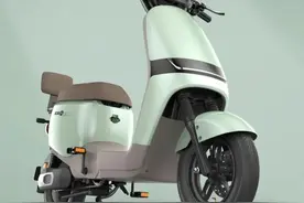 爱玛、金鹏推出国标车，百公里不充电，全国可上牌，不要驾驶证图片