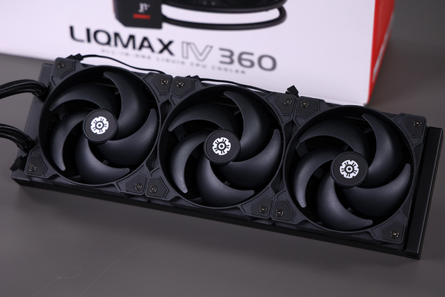 预算3.3W的顶配海景房主机：9800X3D+5090D星曜NOX+乔思伯BO400