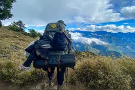 军迷战术户外爱好者来看看，外形吊打登山包的麦格霍斯战术背包图片