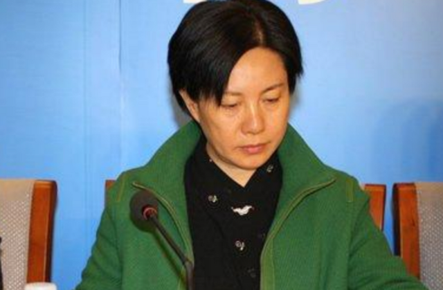 “好色女贪官”张美芳：给女儿办澳洲国籍，自己包养15个小白脸