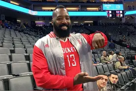 NBA球星“山寨版”：科比忍了，哈登也忍了，看到杜兰特忍不住了图片