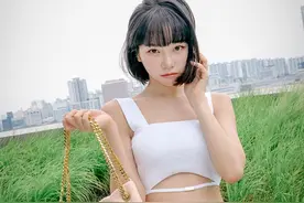 22岁女星，LE SSERAFIM金采源，炫耀青春的气息，充满活力可爱清爽图片
