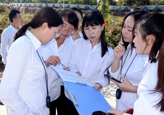 ϲӭ����� �滭�����̡����Ӱ��˴����Сѧ��ʦ�Ž��