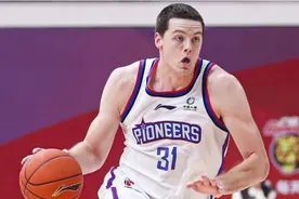 泪目!天津外援詹姆斯医院苏醒给妻子报平安:我摔了一下但一切都好图片