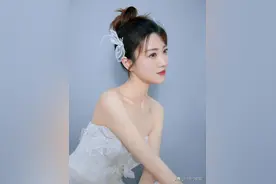 张纯烨，靓丽清新的美女主持，清新脱俗的气息，让人羡慕图片