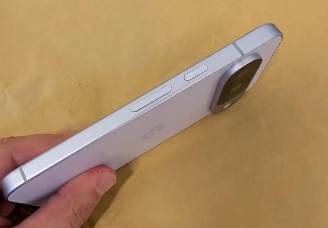 8月20日发布：谷歌Pixel 10标准版手机机模曝光
