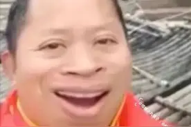 浅浅微笑表情包图片