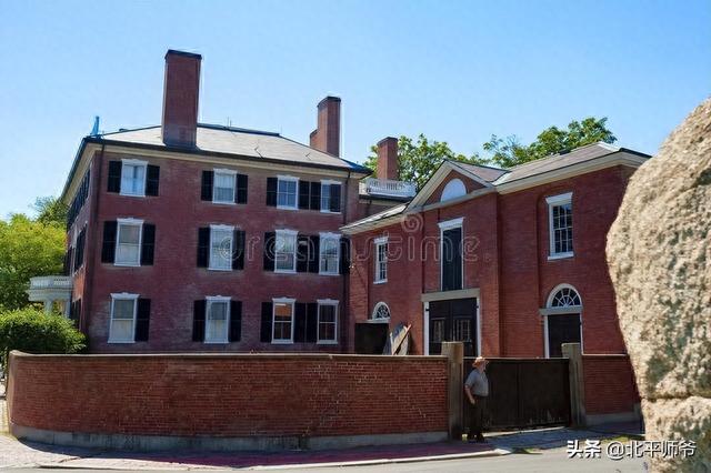 房产证办理逾期赔付限额，开发商逾期办证违约金依法主张几年 配图02