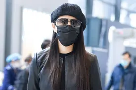 伊能静审美倒退，穿打底裤配短裤太土味，暴露身材缺点变五短身材图片