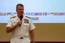 美太平洋舰队司令再喊话，中美军方能展开对话，避免误判图片